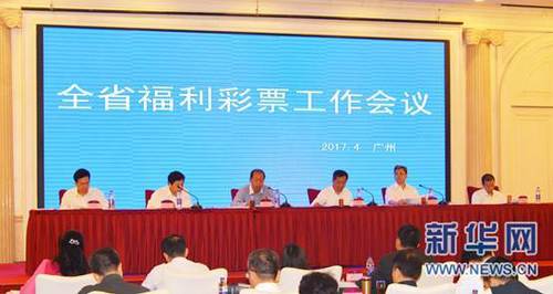 剧情精彩的同时又不失逗趣搞笑，欢脱到飞起的影片气质与夏日氛围也可谓是完美契合